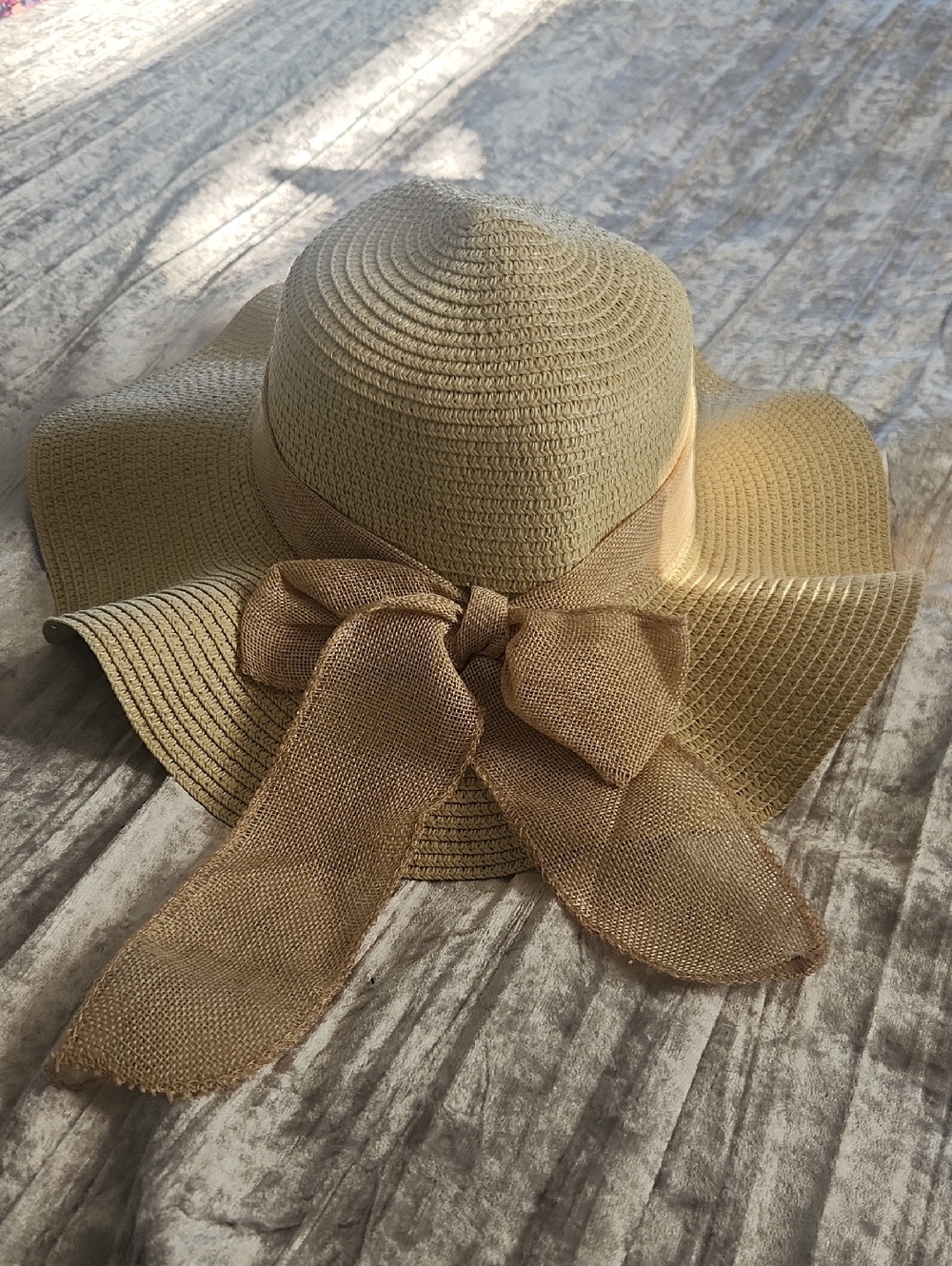 Pacific Sunwear Women's Straw Floppy Sun Hat with Bow - Beige/Tan